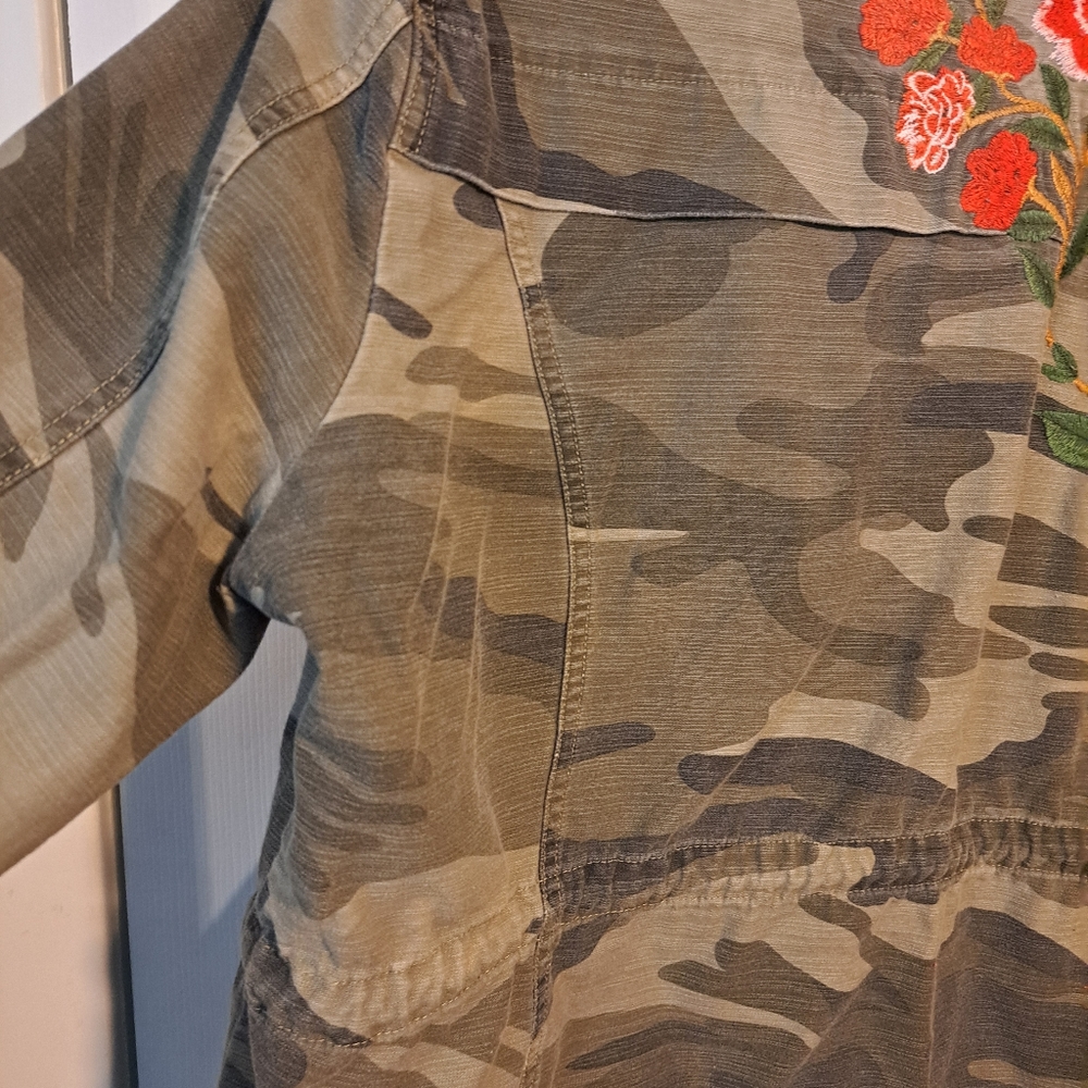 Torrid jacket in size 0. - Picture 4 of 16